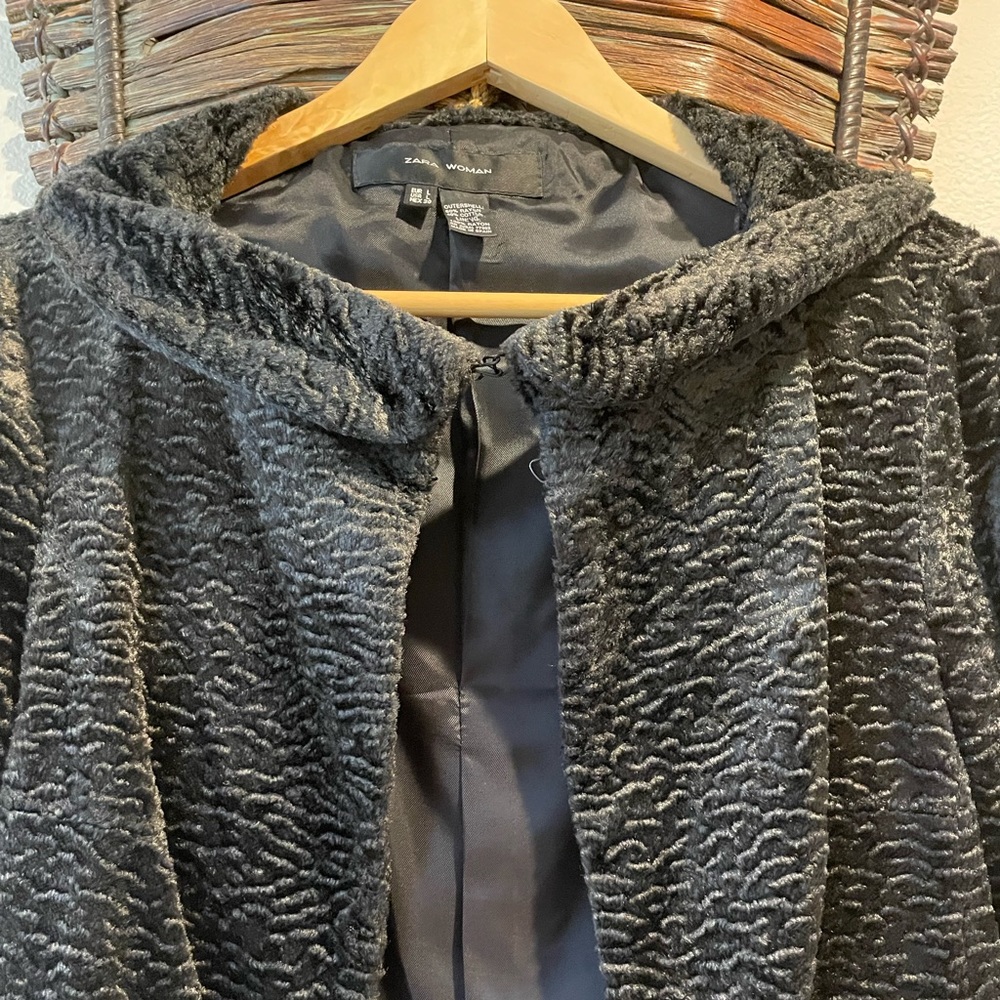 Zara Jacket - Picture 2 of 2
